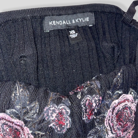 Kendall & Kylie Embroidered Floral Tank - Picture 3 of 3